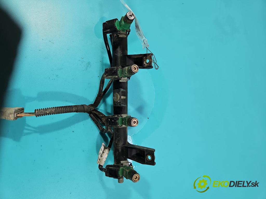 Citroen C3 I 2002-2009 1.4 8V 73 HP manual 54 kW 1360 cm3 5- vstrek 01F023 (Vstrekovač paliva)