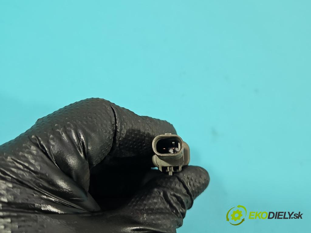 Opel Astra V  2015- 1.5 cdti 122 HP manual 90 kW 1496 cm3 5- vstrek 55485257 (Vstrekovač paliva)