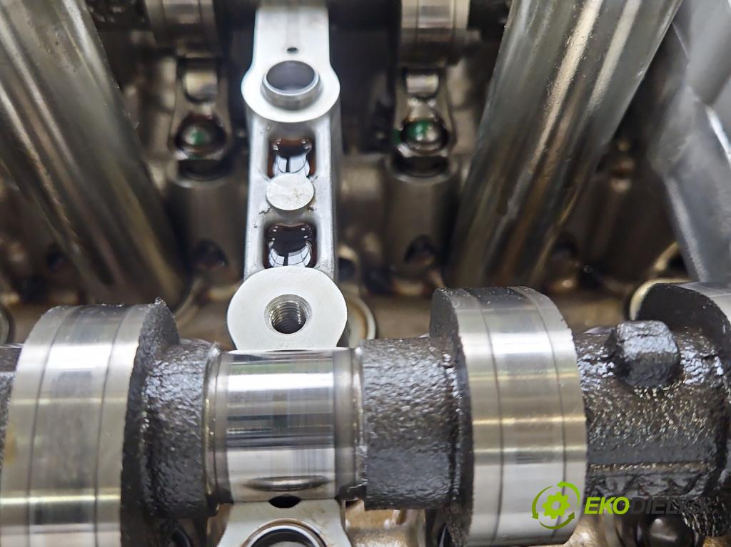 Lexus IS III 2014-2025 2.5 vvti 181KM automatic 133 kW 2494 cm3 4- motor benzín: 2AR