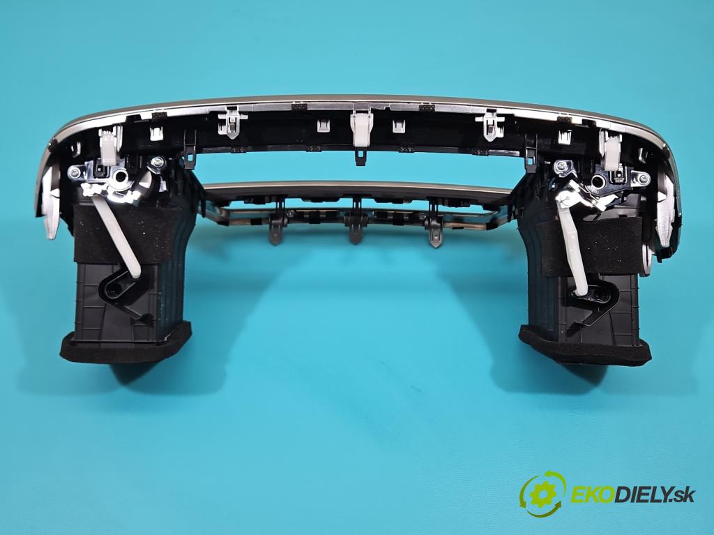 Kia Sorento III 2014-2020 2.0 crdi 185 HP automatic 136 kW 1999 cm3 5- Mřížka: kúrenia stredová 84740-C5100CP7 (Mriežka kúrenia (fukár))