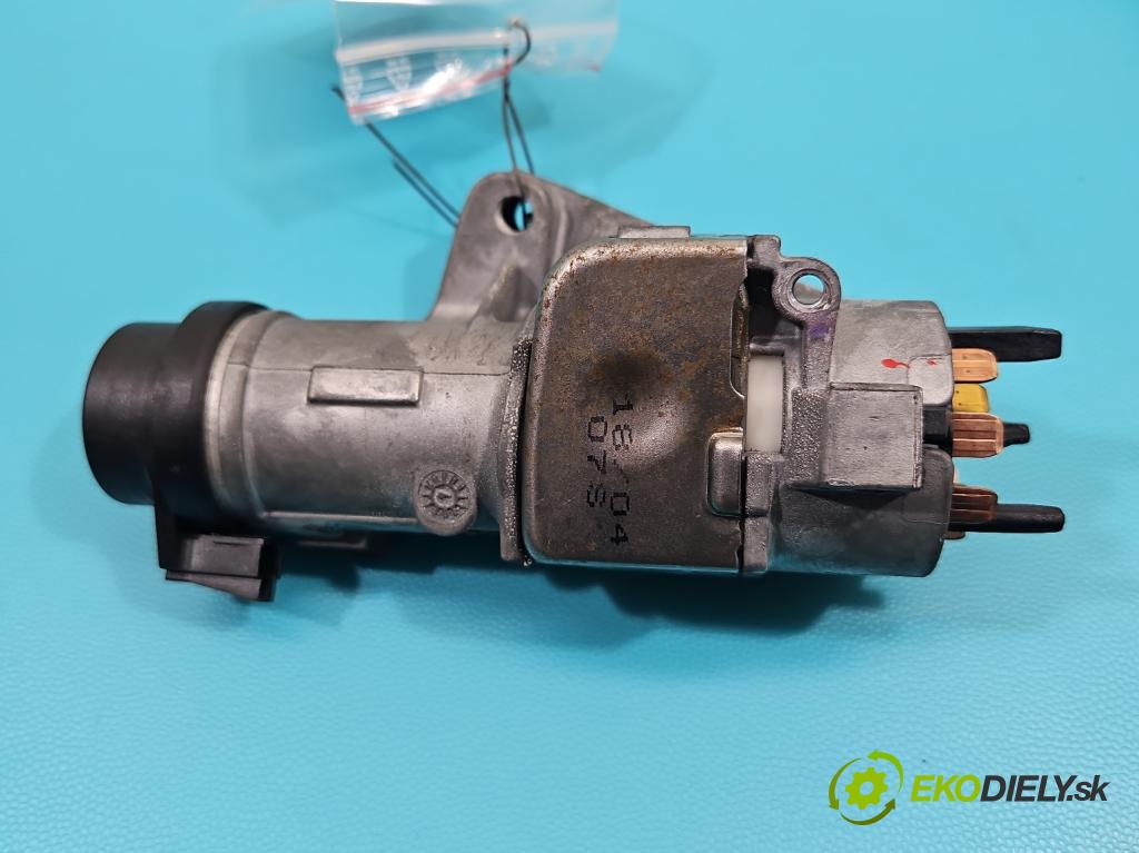 Audi A4 B6 2000-2004 1.9 tdi 101 HP manual 74 kW 1896 cm3 4- Spínačka 4B0905851G (Spínacia skrinka)