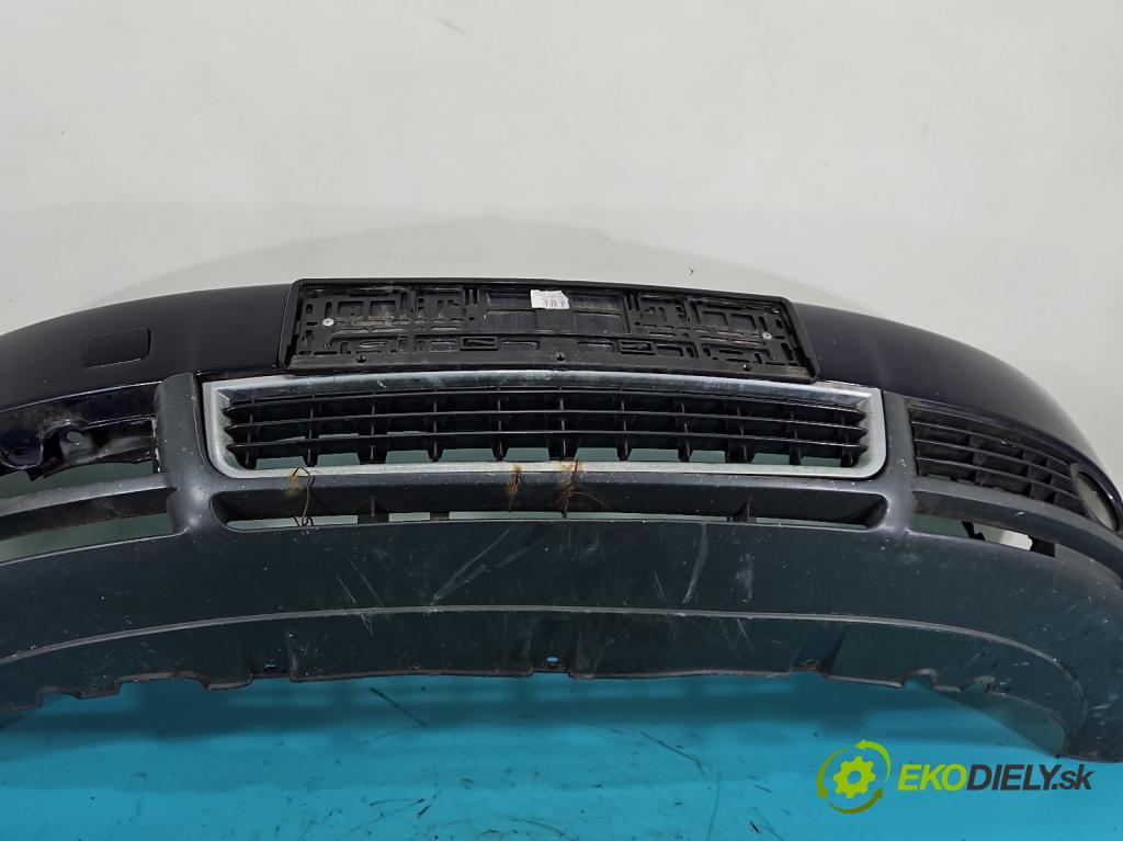Audi A4 B6 2000-2004 1.9 tdi 101 hp manual 74 kW 1896 cm3 4- nárazník přední  (Klika dveří ostatní)