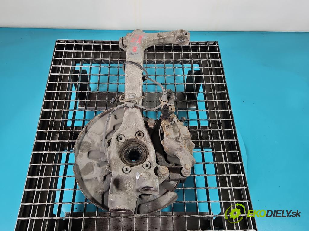 Audi A4 B6 2000-2004 1.9 tdi 101 hp manual 74 kW 1896 cm3 4- náboj pravé  (Náboj kola)