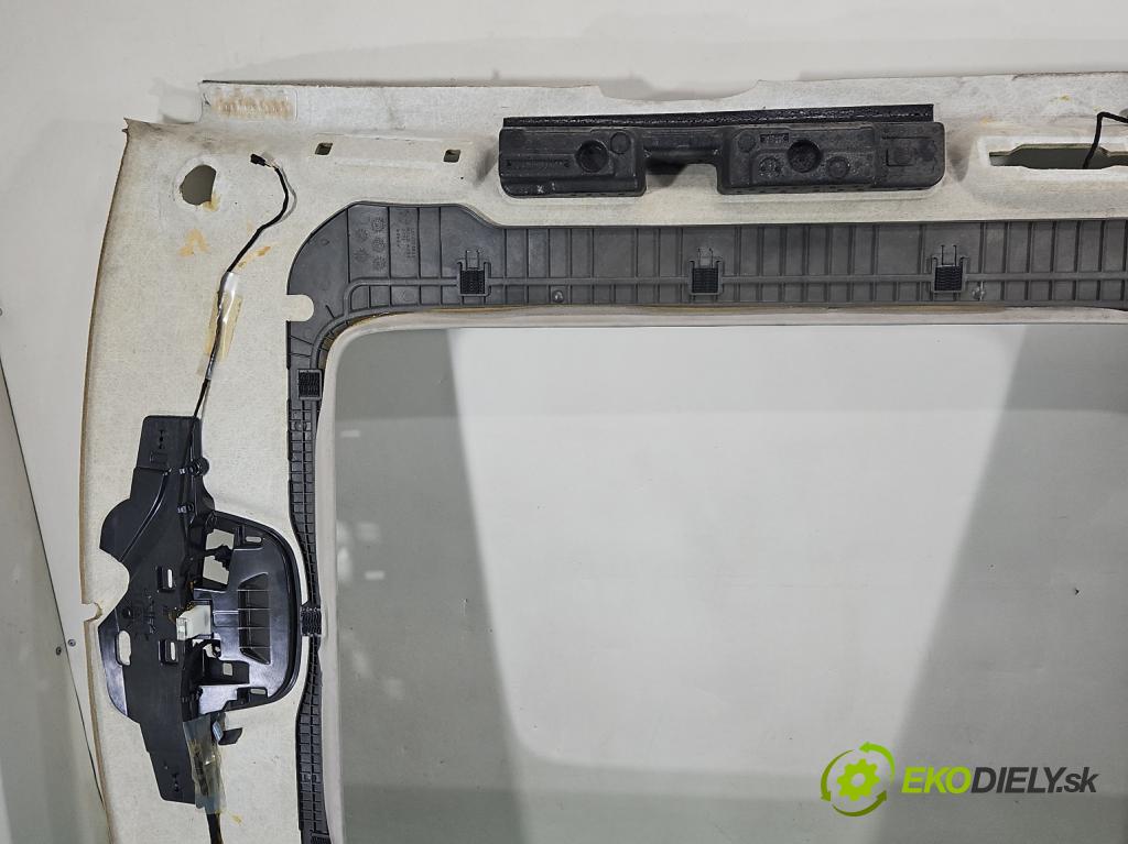 Jeep Grand Cherokee WK2 IV 2010-2021 pod panoráma: