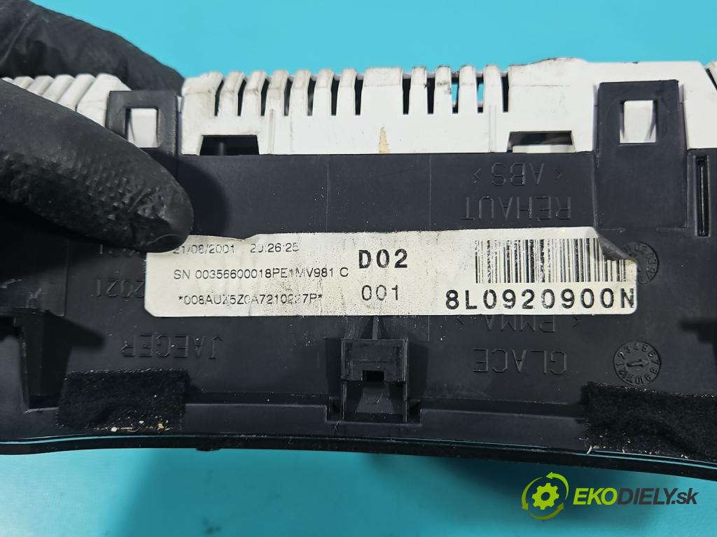 Audi A3 8L 1996-2003 1.8 20V 125 HP manual 92 kW 1781 cm3 3- prístrojovka/ budíky 8L0920900N (Prístrojová doska)
