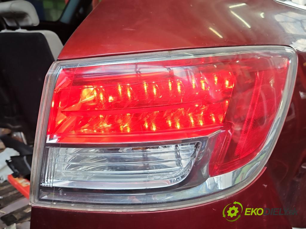 Mazda CX-9 3.7 V6 273KM: automatic 201 kW 3726 cm3 5- svetlo / reflektor zadné pravé  (Kľučka dverí ostatné)