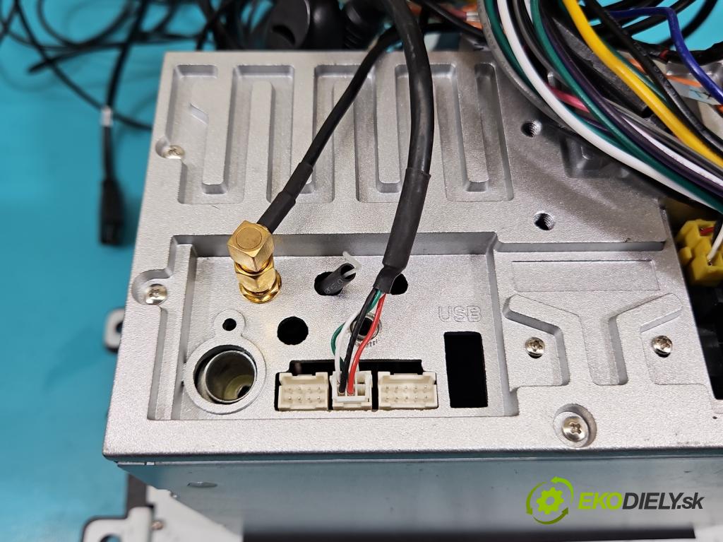 Mazda CX-9 3.7 V6 273KM: automatic 201 kW 3726 cm3 5- Radio