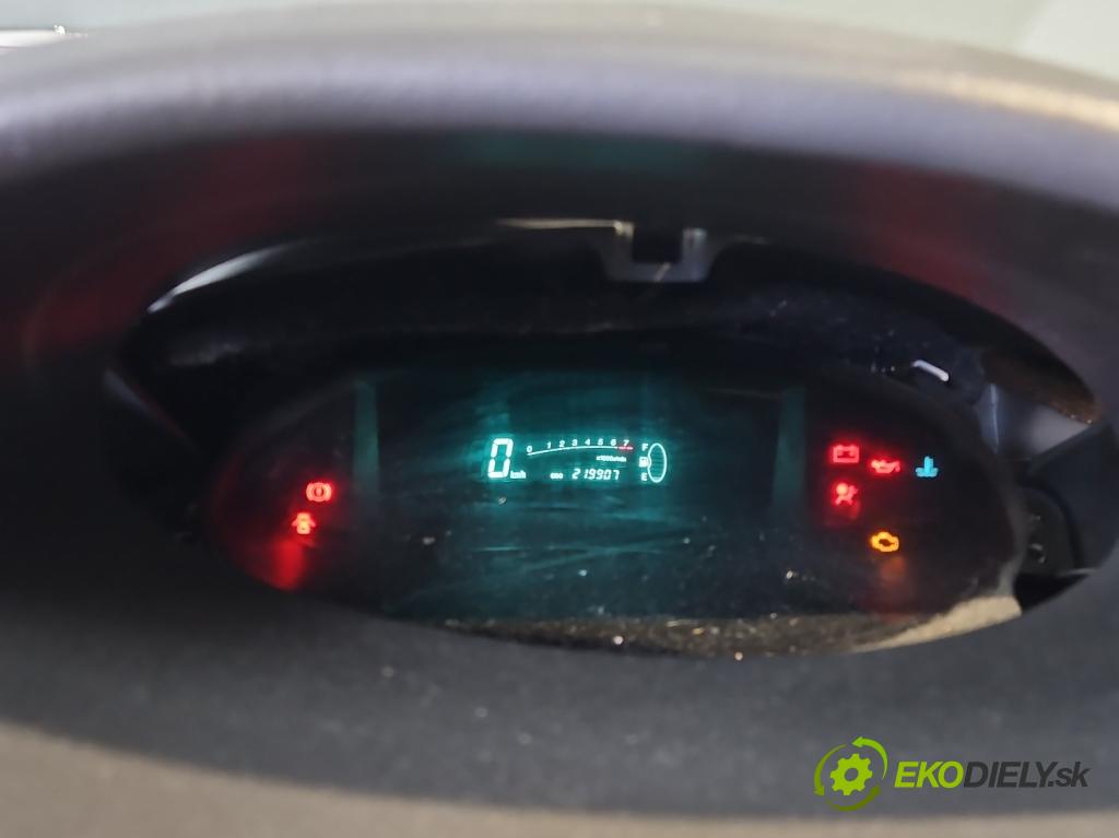 Toyota Yaris I 1999-2005 1.0 vvti 68 HP manual 50 kW 998 cm3 5- prístrojovka/ budíky 83800-52120 (Prístrojová doska)