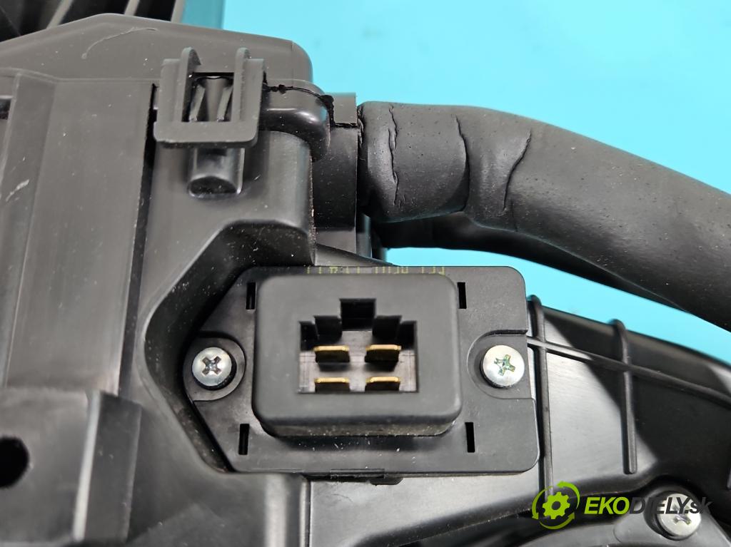 Kia Sorento III 2014-2020 2.0 crdi 185 hp automatic 136 kW 1999 cm3 5- radiátor 97945-C5000 (Radiátor topení)