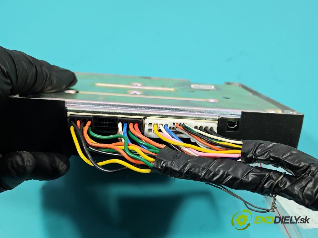 Kia Sorento III 2014-2020 2.0 crdi 185 HP automatic 136 kW 1999 cm3 5- Zesilovač: 96370-C6000 (Zosilňovač)