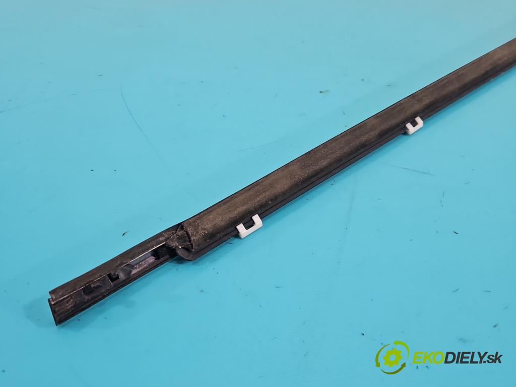 Kia Sorento III 2014-2020 2.0 crdi 185 hp automatic 136 kW 1999 cm3 5- Těsnění: dveře zadní pravé  (Karoserie ostatní)