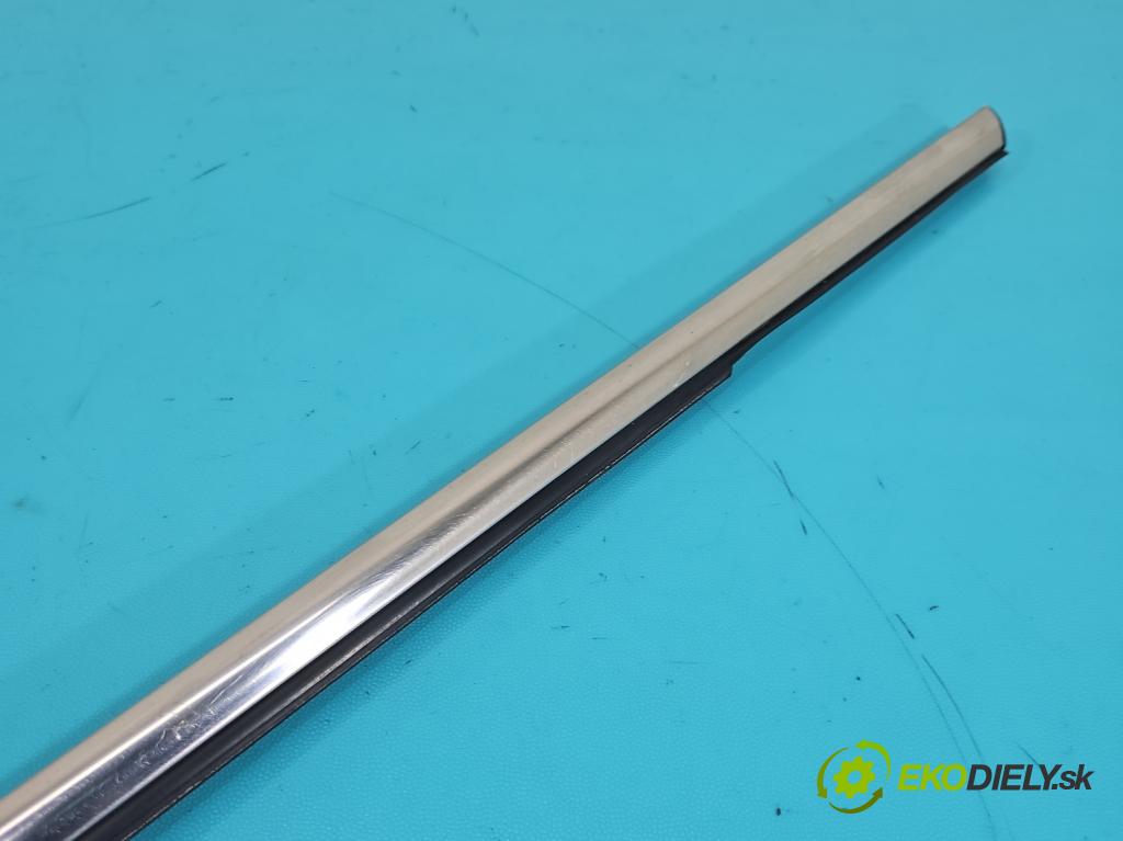 Kia Sorento III 2014-2020 2.0 crdi 185 hp automatic 136 kW 1999 cm3 5- Těsnění: dveře zadní pravé  (Karoserie ostatní)