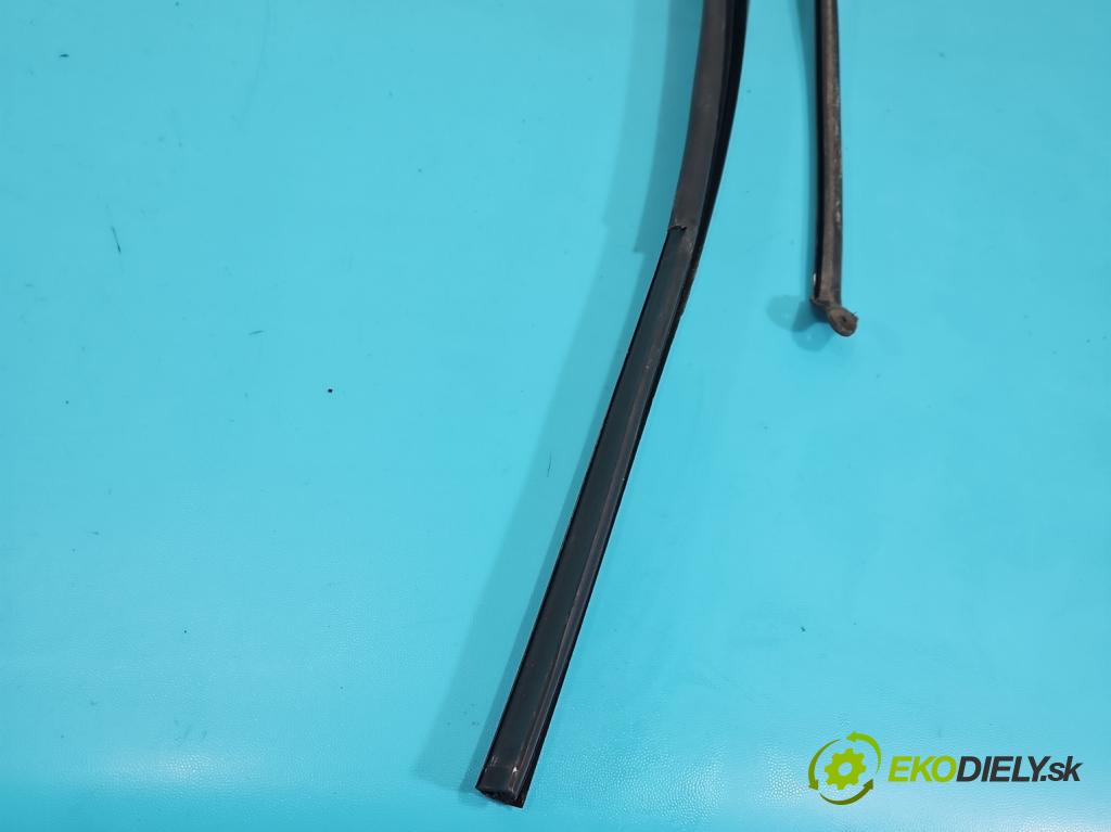 Kia Sorento III 2014-2020 2.0 crdi 185 hp automatic 136 kW 1999 cm3 5- Těsnění: dveře zadní pravé  (Karoserie ostatní)