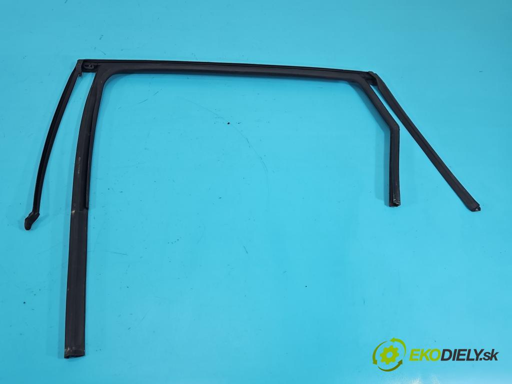 Kia Sorento III 2014-2020 2.0 crdi 185 hp automatic 136 kW 1999 cm3 5- Těsnění: dveře zadní pravé  (Karoserie ostatní)