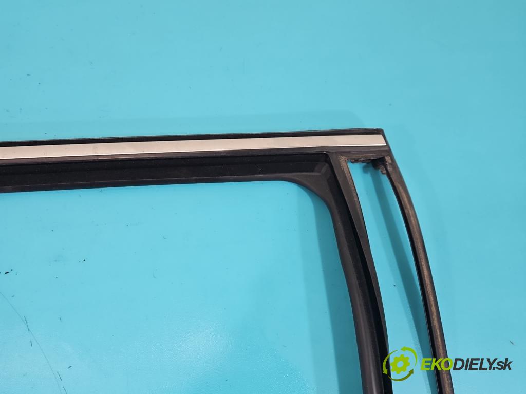 Kia Sorento III 2014-2020 2.0 crdi 185 hp automatic 136 kW 1999 cm3 5- Těsnění: dveře zadní pravé  (Karoserie ostatní)