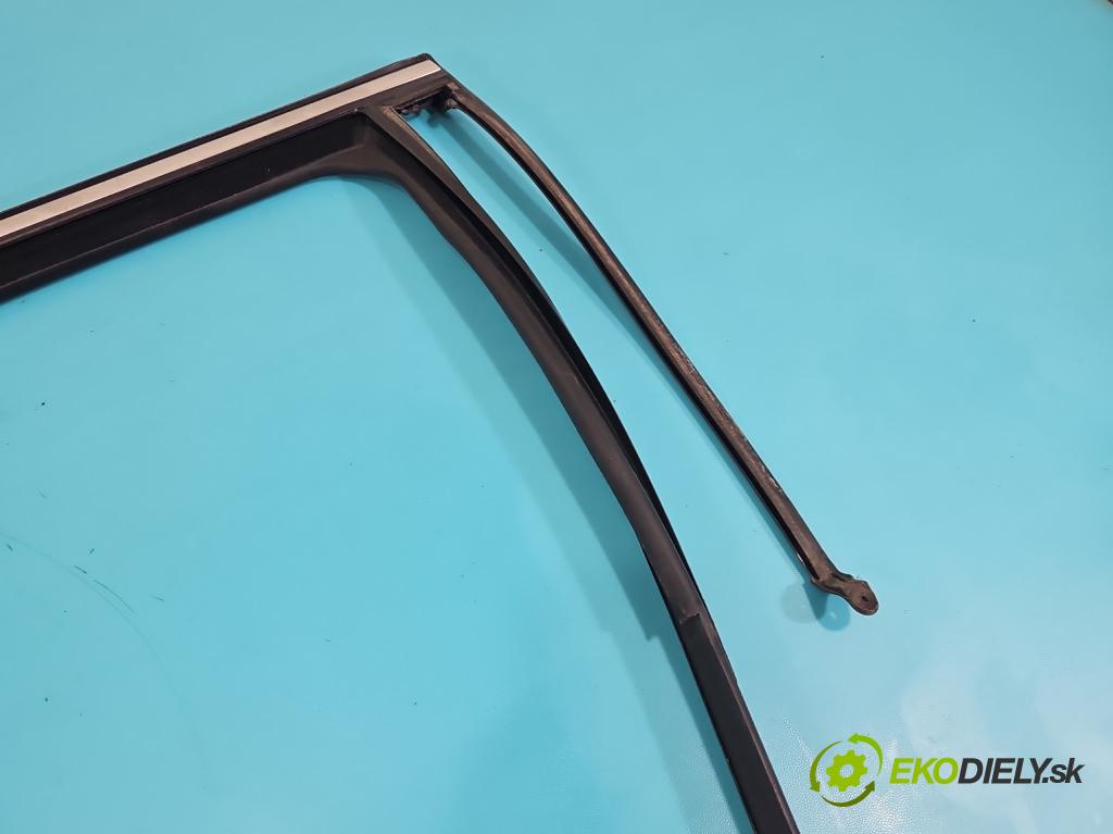 Kia Sorento III 2014-2020 2.0 crdi 185 hp automatic 136 kW 1999 cm3 5- Těsnění: dveře zadní pravé  (Karoserie ostatní)