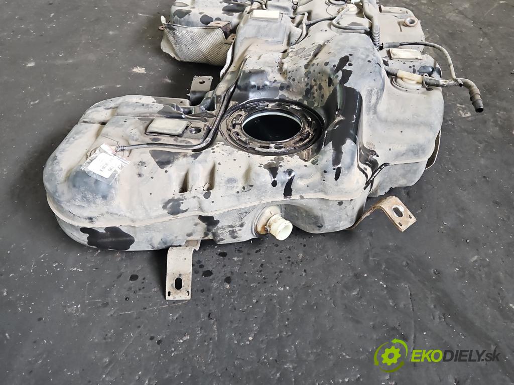 Jeep Grand Cherokee WK2 IV 2010-2021 3.0 CRD 241KM automatic 177 kW 2987 cm3 5- Nádrž: paliva  (Palivová nádrž)