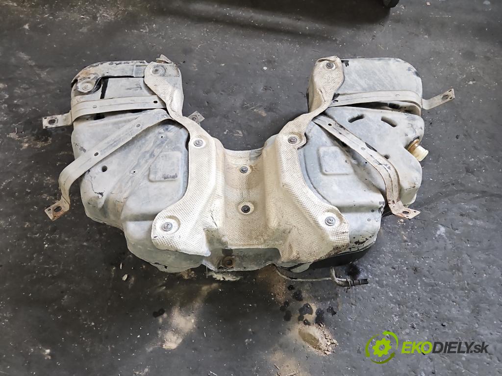 Jeep Grand Cherokee WK2 IV 2010-2021 3.0 CRD 241KM automatic 177 kW 2987 cm3 5- Nádrž: paliva  (Palivová nádrž)