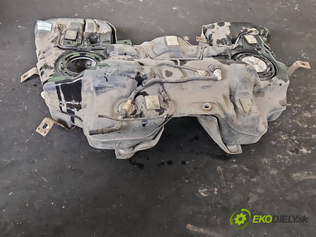 Jeep Grand Cherokee WK2 IV 2010-2021 3.0 CRD 241KM automatic 177 kW 2987 cm3 5- Nádrž: paliva  (Palivová nádrž)