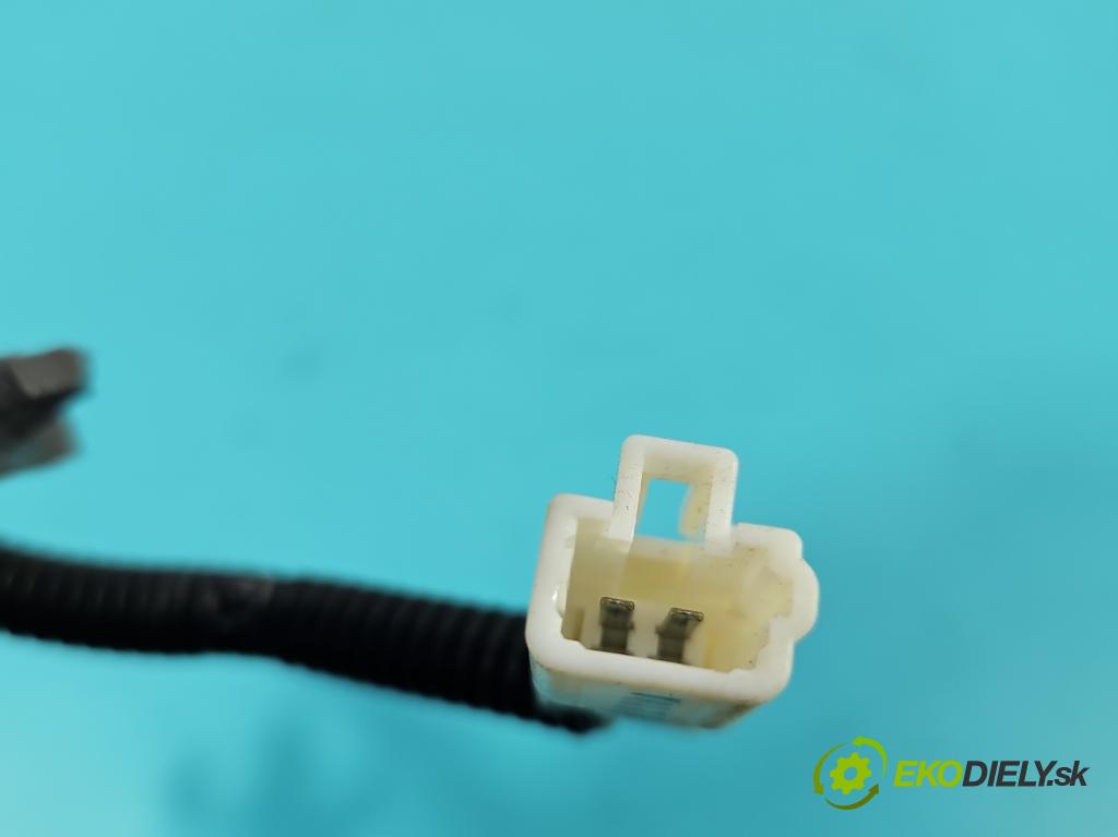 Kia Sorento III 2014-2020 2.0 crdi D4HA: 185 hp automatic 136 kW 1999 cm3 5- stěna bezpečnost přední levý 88830C505WK