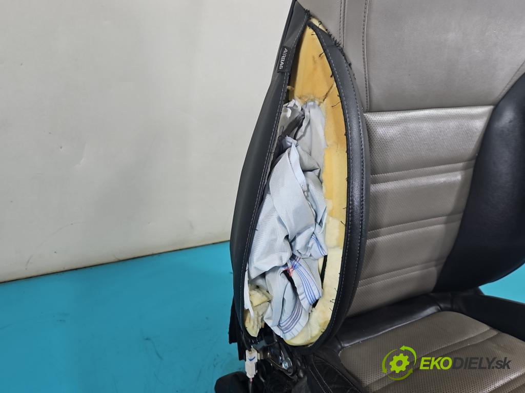 Kia Sorento III 2014-2020 2.0 crdi 185 HP automatic 136 kW 1999 cm3 5- Sedačka pravý  (Sedadlo)