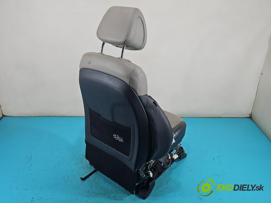 Kia Sorento III 2014-2020 2.0 crdi 185 HP automatic 136 kW 1999 cm3 5- Sedačka pravý  (Sedadlo)