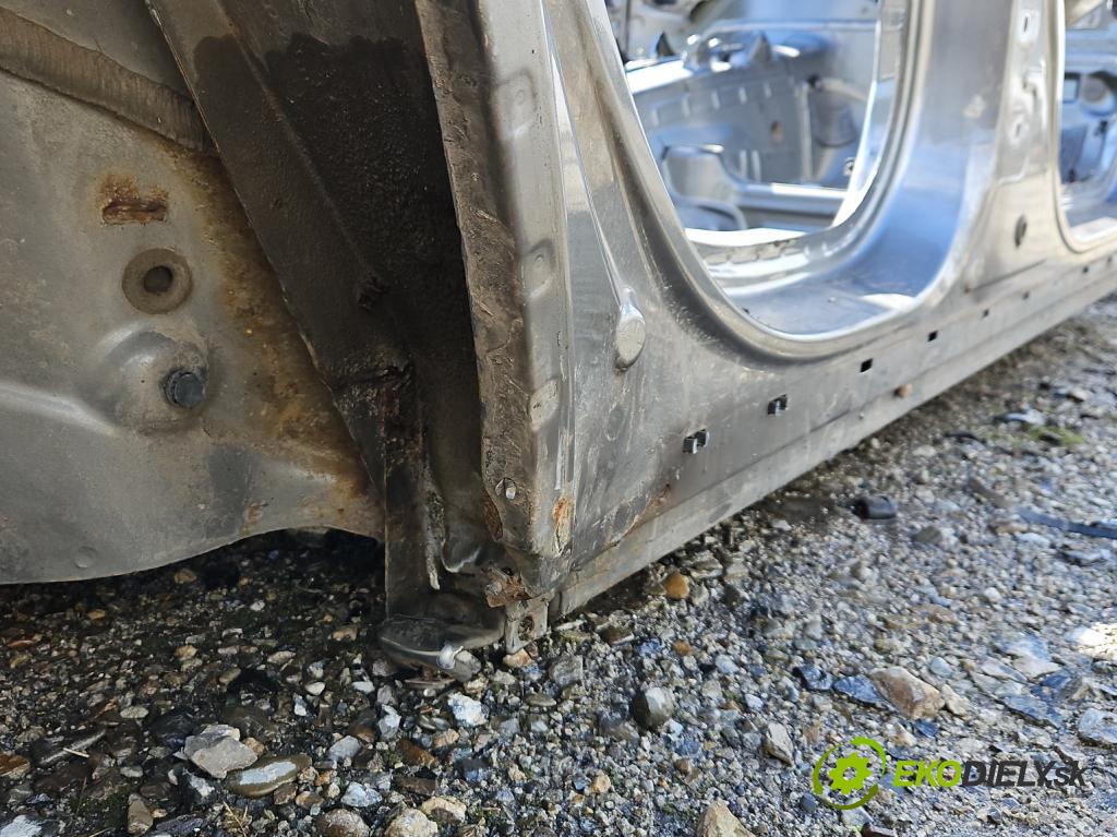 Jeep Grand Cherokee WK2 IV 2010-2021 3.0 CRD 241KM automatic 177 kW 2987 cm3 5- práh pravý  (Karoserie ostatní)