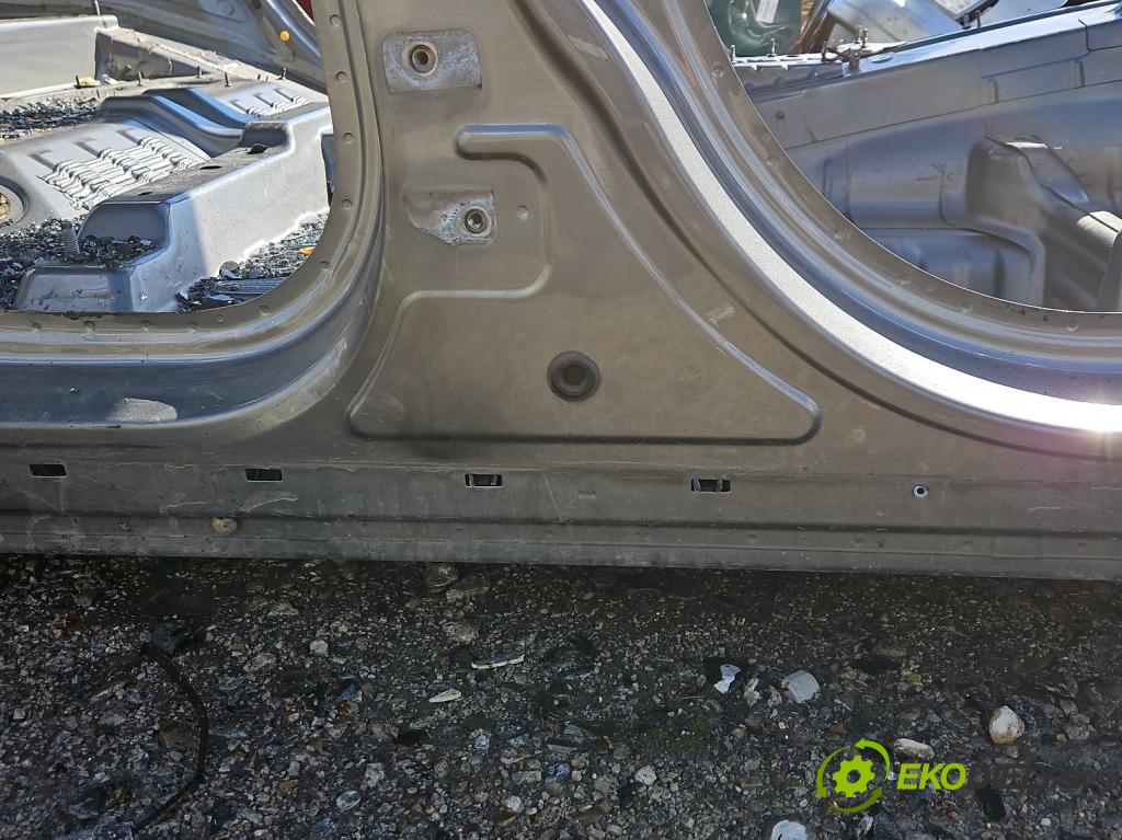 Jeep Grand Cherokee WK2 IV 2010-2021 3.0 CRD 241KM automatic 177 kW 2987 cm3 5- práh pravý  (Karoserie ostatní)