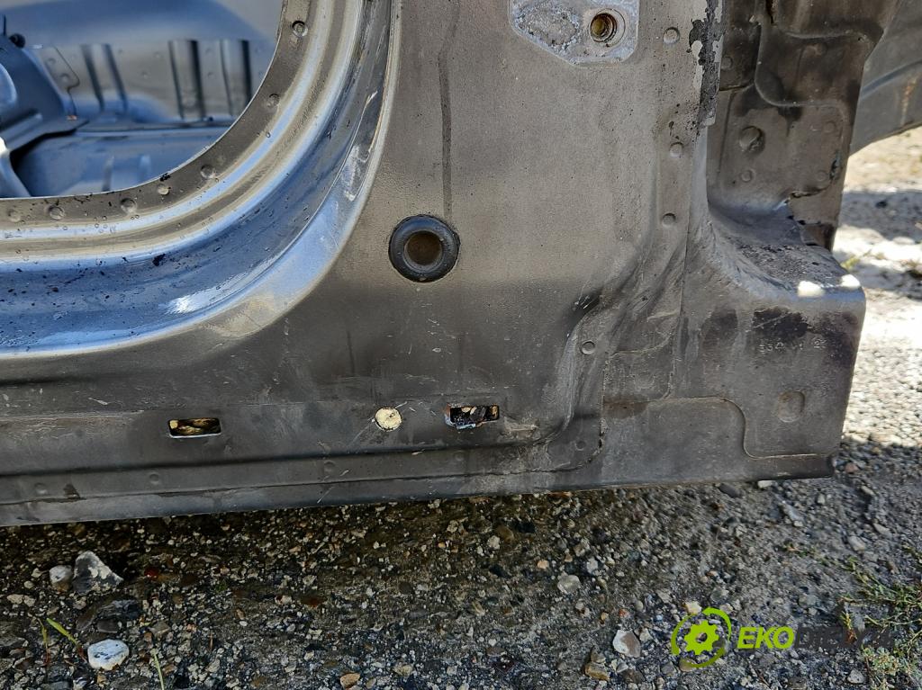 Jeep Grand Cherokee WK2 IV 2010-2021 3.0 CRD 241KM automatic 177 kW 2987 cm3 5- práh pravý  (Karoserie ostatní)