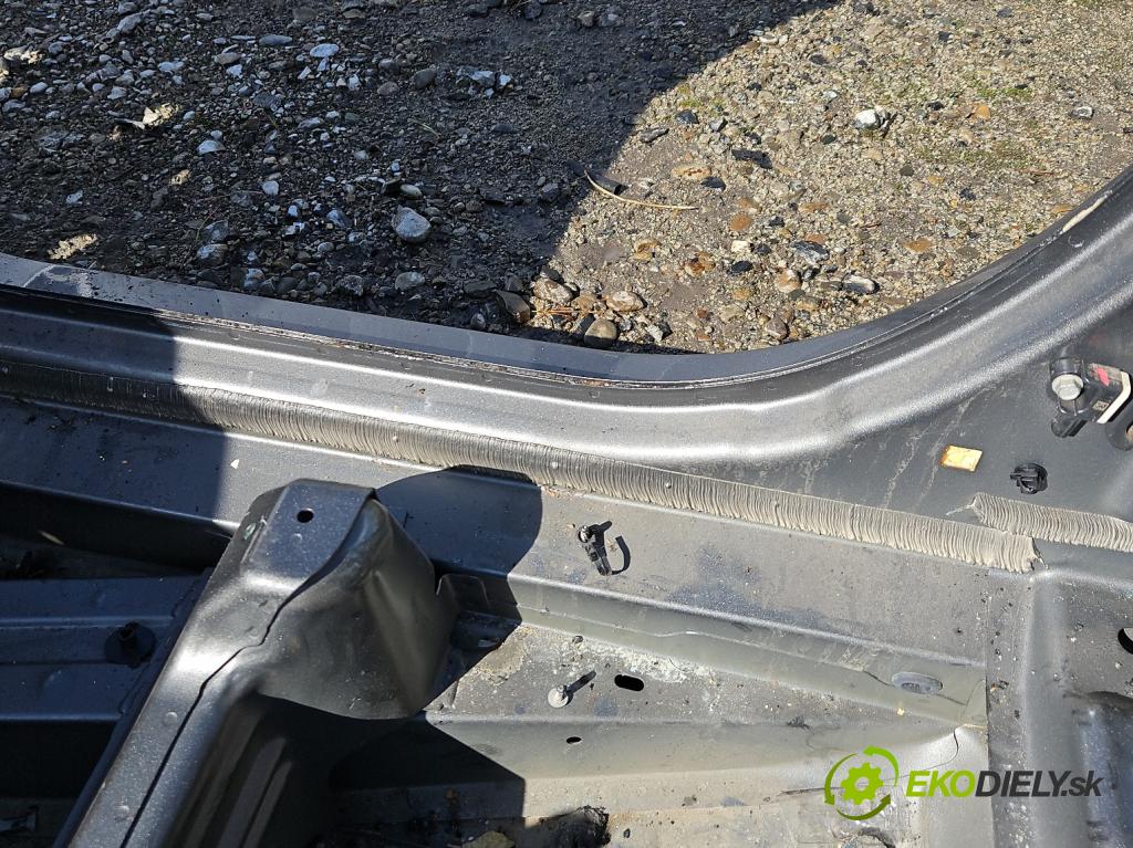 Jeep Grand Cherokee WK2 IV 2010-2021 3.0 CRD 241KM automatic 177 kW 2987 cm3 5- práh pravý  (Karoserie ostatní)