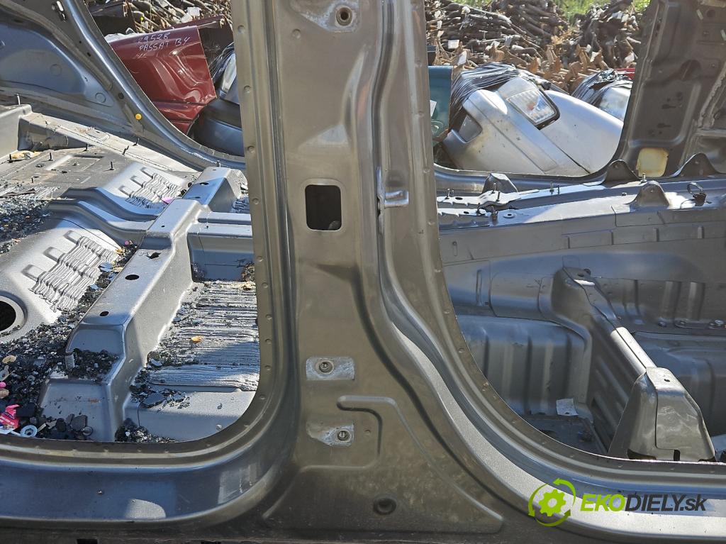 Jeep Grand Cherokee WK2 IV 2010-2021 3.0 CRD 241KM automatic 177 kW 2987 cm3 5- práh pravý  (Karoserie ostatní)