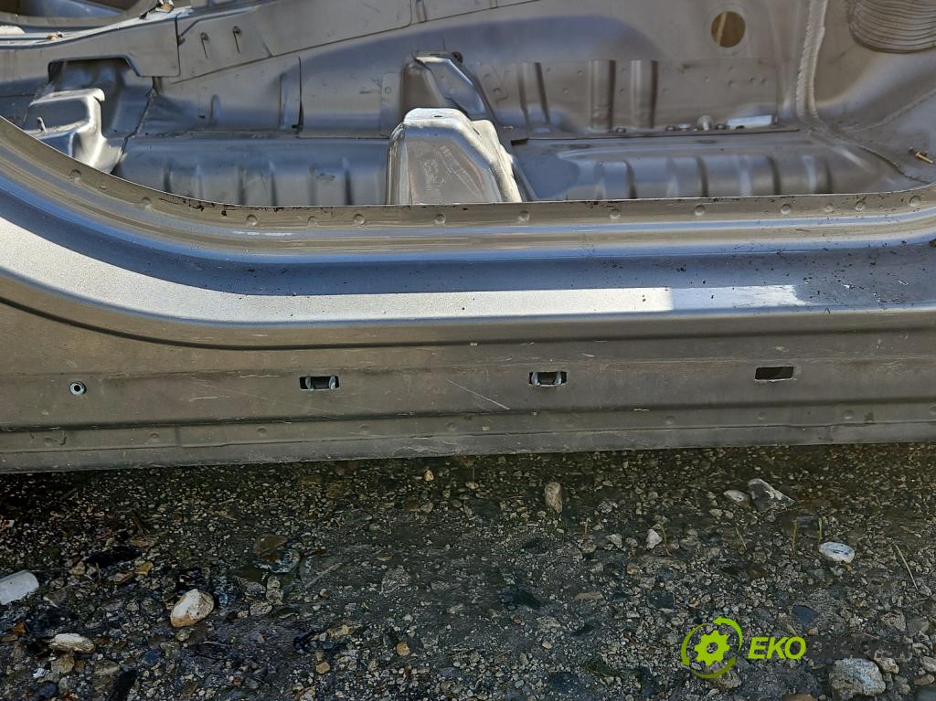 Jeep Grand Cherokee WK2 IV 2010-2021 3.0 CRD 241KM automatic 177 kW 2987 cm3 5- práh pravý  (Karoserie ostatní)