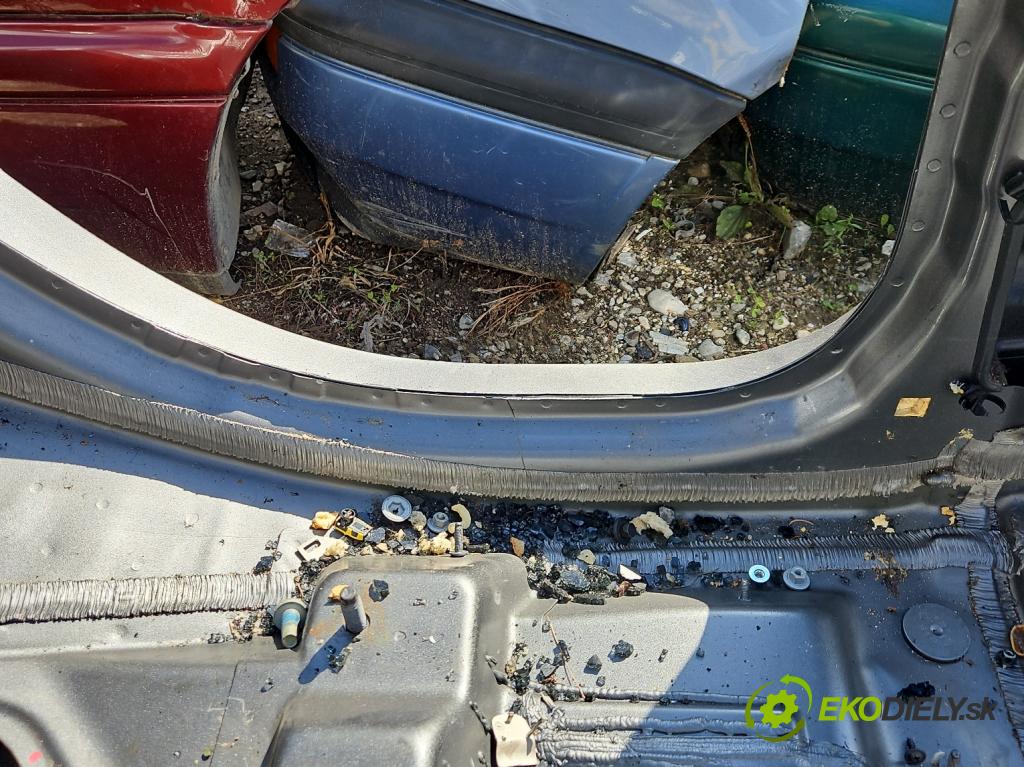 Jeep Grand Cherokee WK2 IV 2010-2021 3.0 CRD 241KM automatic 177 kW 2987 cm3 5- práh levý  (Karoserie ostatní)