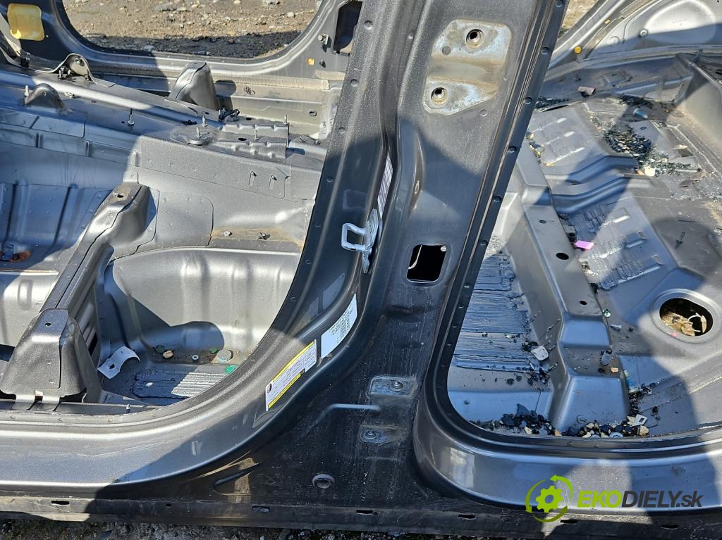 Jeep Grand Cherokee WK2 IV 2010-2021 3.0 CRD 241KM automatic 177 kW 2987 cm3 5- práh levý  (Karoserie ostatní)