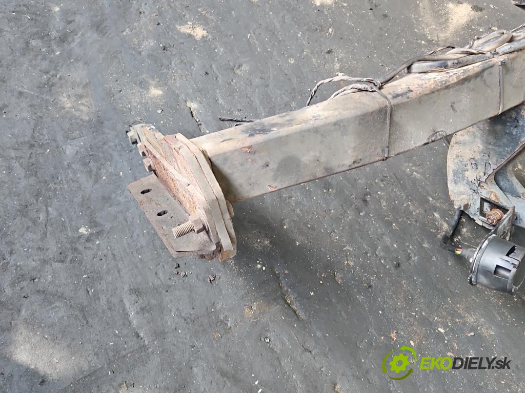 Jeep Grand Cherokee WK2 IV 2010-2021 3.0 CRD 241KM automatic 177 kW 2987 cm3 5- Hák: vlečení:  (Ťažné zariadenie)