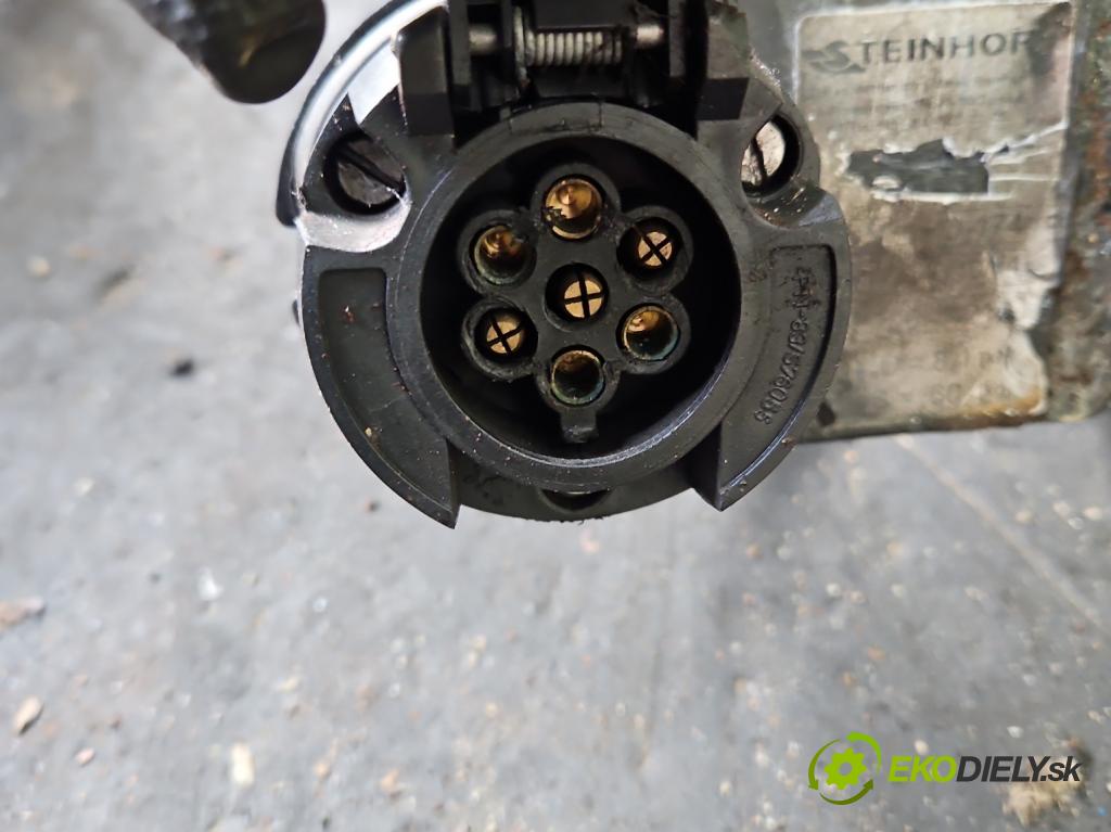 Jeep Grand Cherokee WK2 IV 2010-2021 3.0 CRD 241KM automatic 177 kW 2987 cm3 5- Hák: vlečení:  (Ťažné zariadenie)