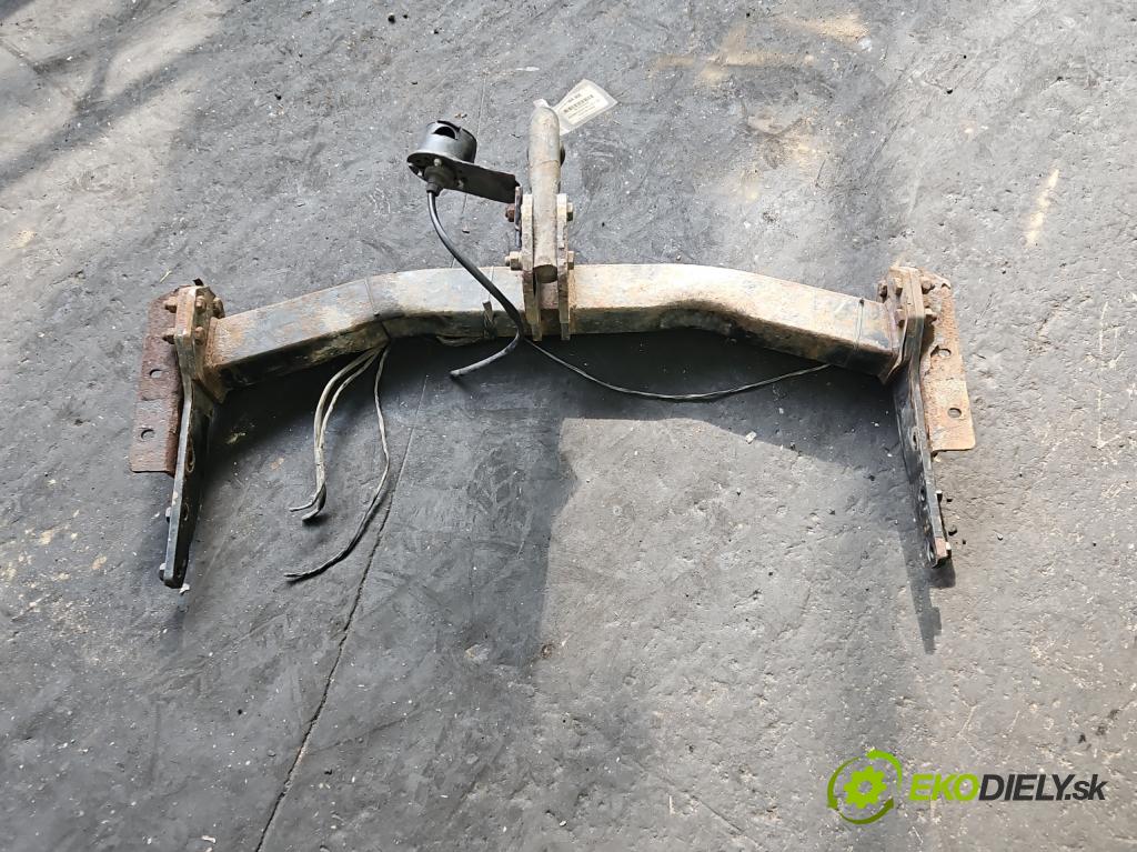 Jeep Grand Cherokee WK2 IV 2010-2021 3.0 CRD 241KM automatic 177 kW 2987 cm3 5- Hák: vlečení:  (Ťažné zariadenie)