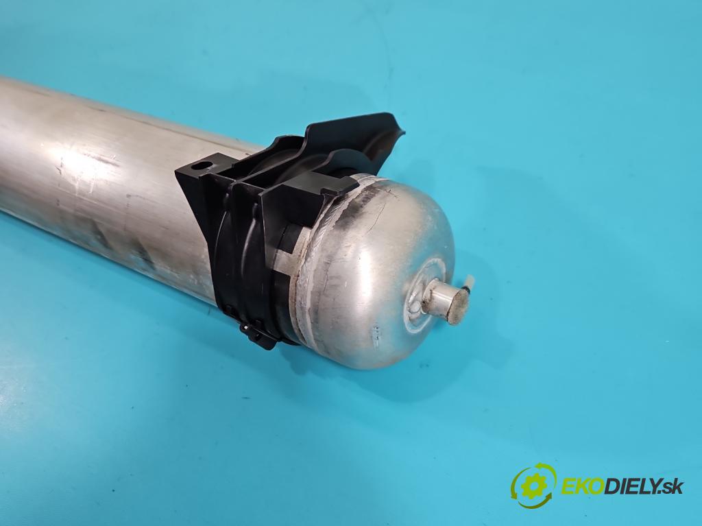 Jeep Grand Cherokee WK2 IV 2010-2021 3.0 CRD 241KM automatic 177 kW 2987 cm3 5- Nádrž: vzduchu 68064343AC (Obal vzduchového filtra)