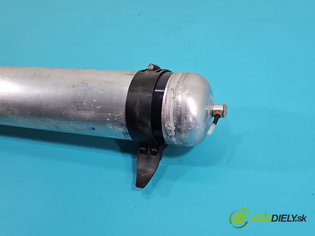 Jeep Grand Cherokee WK2 IV 2010-2021 3.0 CRD 241KM automatic 177 kW 2987 cm3 5- Nádrž: vzduchu 68064343AC (Obal vzduchového filtra)