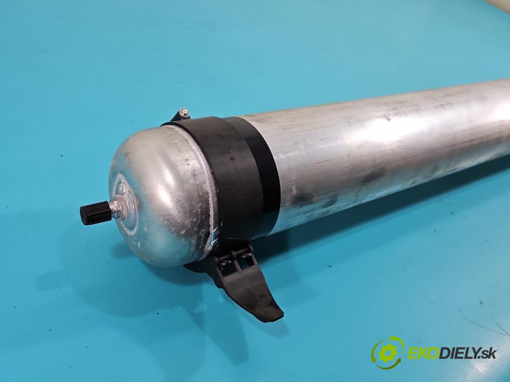 Jeep Grand Cherokee WK2 IV 2010-2021 3.0 CRD 241KM automatic 177 kW 2987 cm3 5- Nádrž: vzduchu 68064343AC (Obal vzduchového filtra)