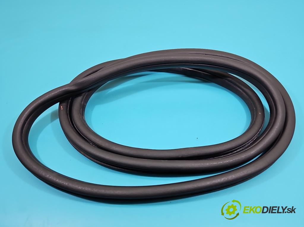 Jeep Grand Cherokee WK2 IV 2010-2021 3.0 CRD 241KM automatic 177 kW 2987 cm3 5- Těsnění: dveře zadní pravé  (Karoserie ostatní)