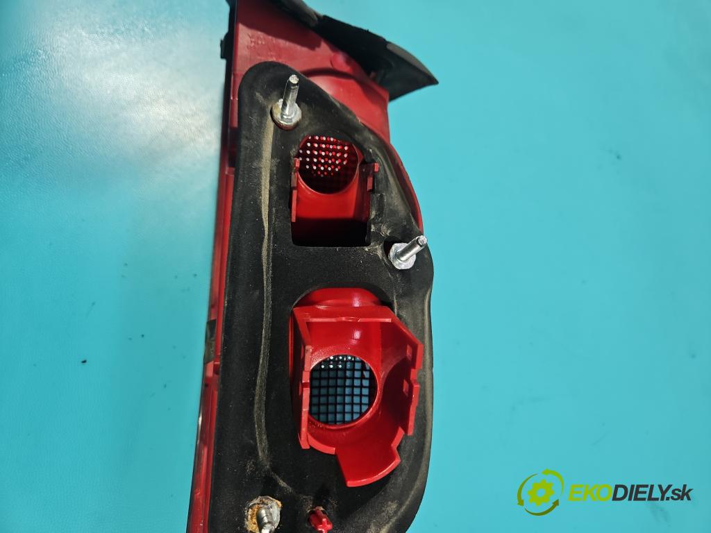 Alfa romeo 159 1.9 jtd 120 HP manual 88 kW 1910 cm3 5- svetlo / reflektor zadné ľavé 939532800 (Kľučka dverí ostatné)