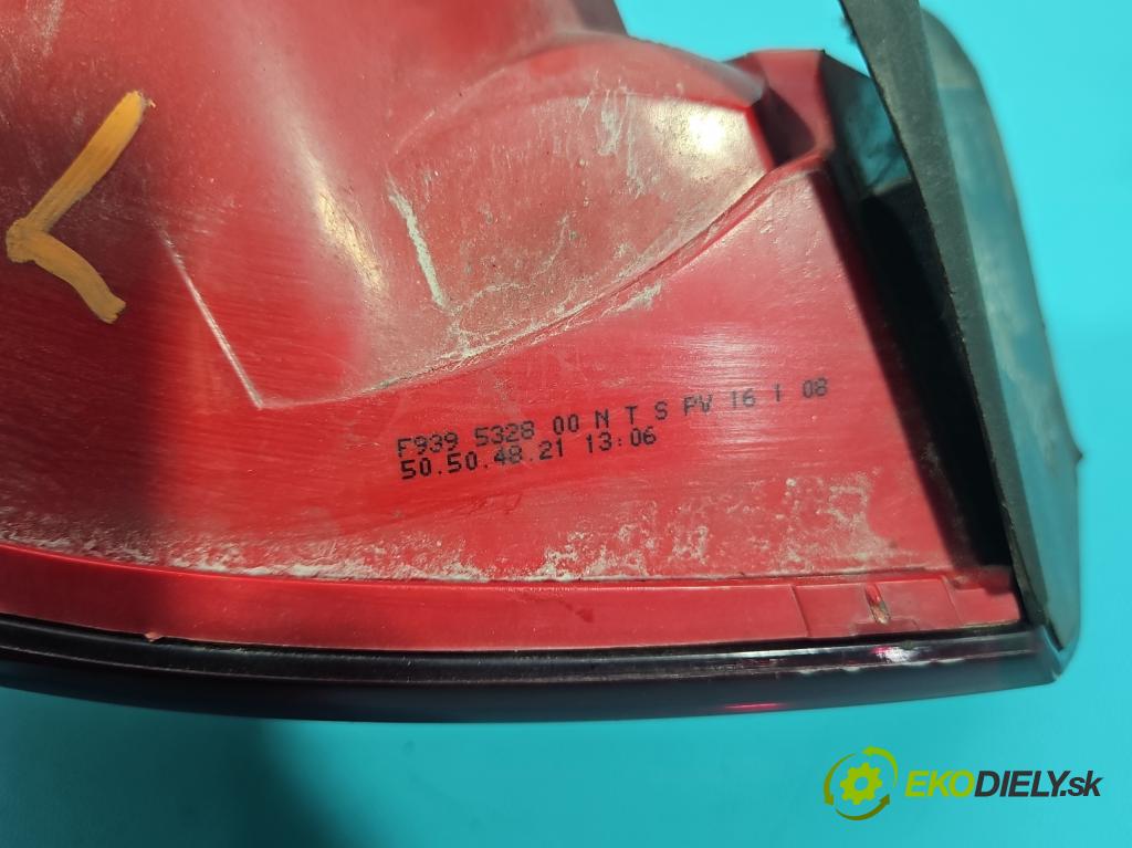 Alfa romeo 159 1.9 jtd 120 HP manual 88 kW 1910 cm3 5- svetlo / reflektor zadné ľavé 939532800 (Kľučka dverí ostatné)