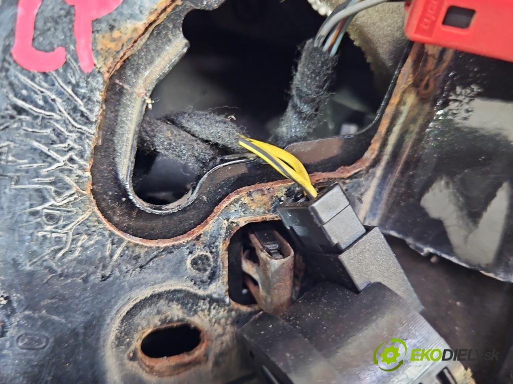 Fiat Bravo II 2007-2014 1.9 jtd 120 hp manual 88 kW 1910 cm3 5- dveře přední levé  (Klika dveří ostatní)