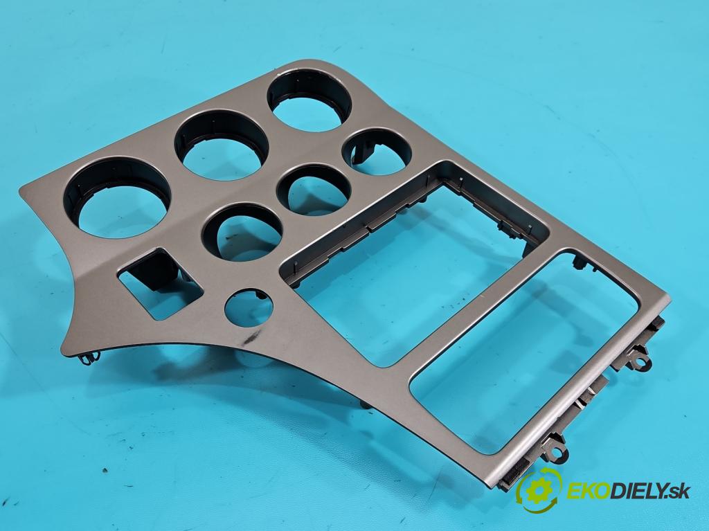 Alfa romeo 159 1.9 jtd 120 HP manual 88 kW 1910 cm3 5- lišta ozdobná vnitŕní: