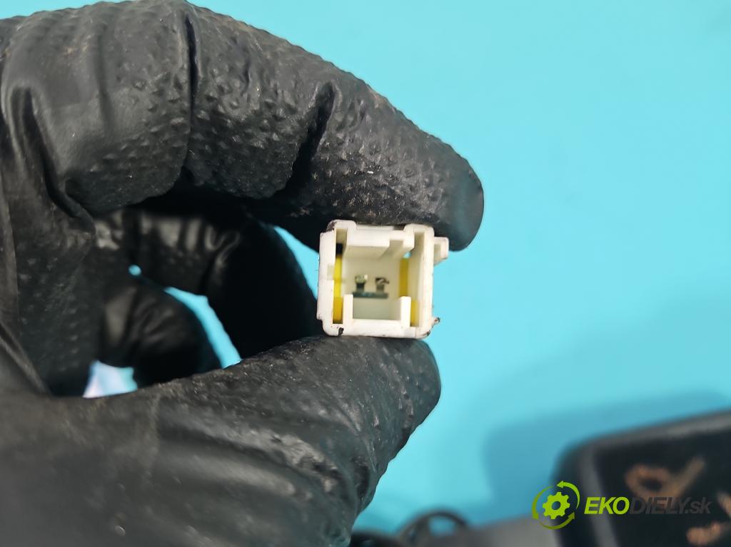 Peugeot 407 2.0 hdi 136 HP manual 100 kW 1997 cm3 4- pas bezpečnosť: predné ľavý