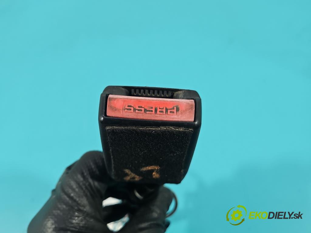 Peugeot 407 2.0 hdi 136 HP manual 100 kW 1997 cm3 4- pas bezpečnosť: predné ľavý