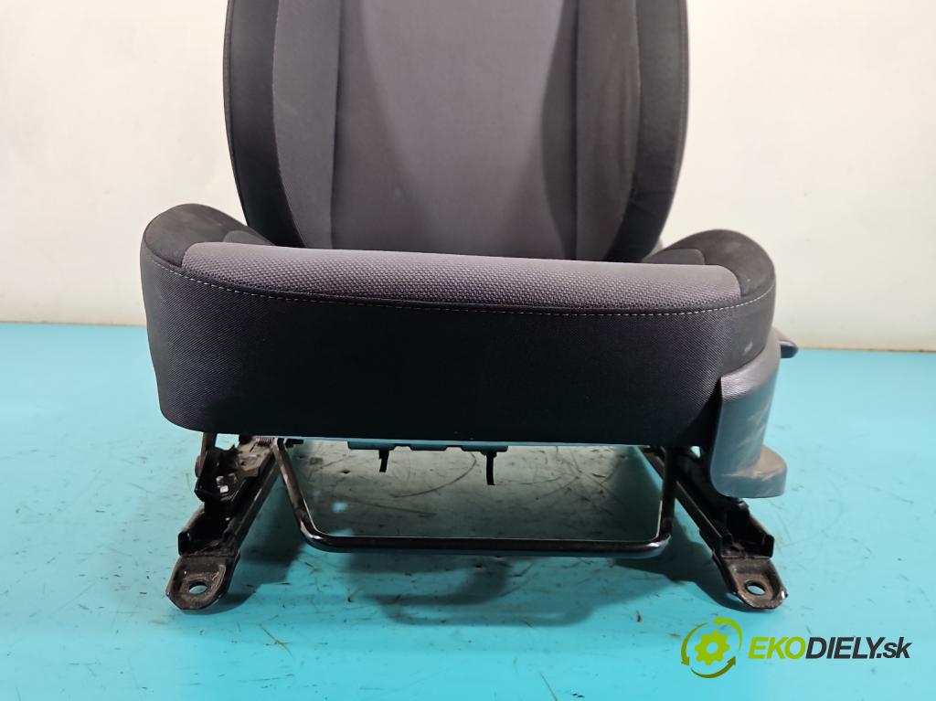 Hyundai i20 II 2014 -2020 1.2 16V 84KM manual 61,8 kW 1248 cm3 5- Sedačka ľavý  (Sedadlo)