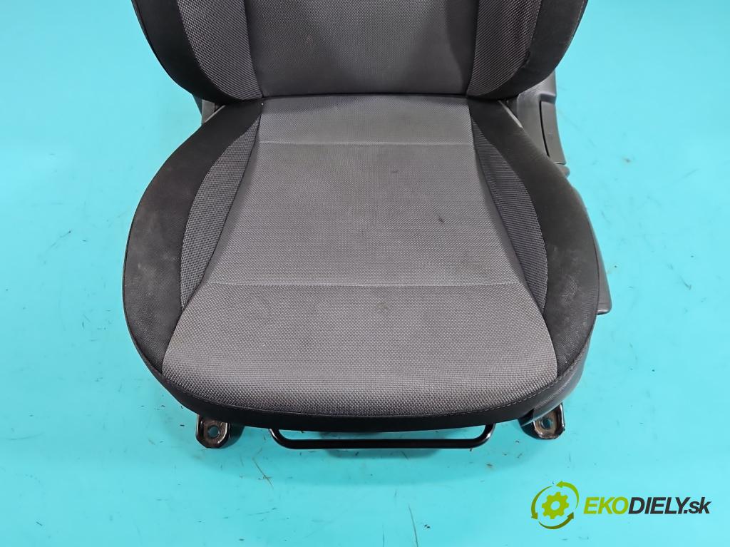 Hyundai i20 II 2014 -2020 1.2 16V 84KM manual 61,8 kW 1248 cm3 5- Sedačka ľavý  (Sedadlo)