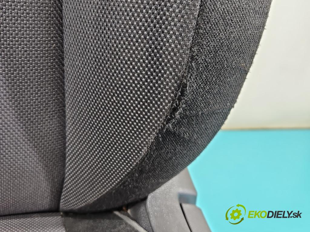 Hyundai i20 II 2014 -2020 1.2 16V 84KM manual 61,8 kW 1248 cm3 5- Sedačka ľavý  (Sedadlo)